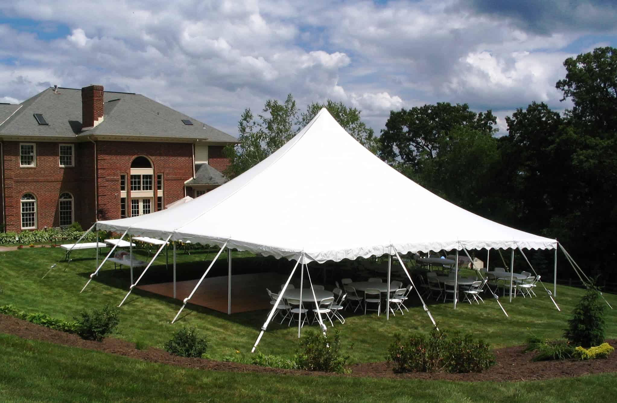 Maximizing Outdoor Events with Tent Rentals: Flexibility and Protection
